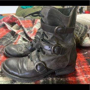 Born combat boots